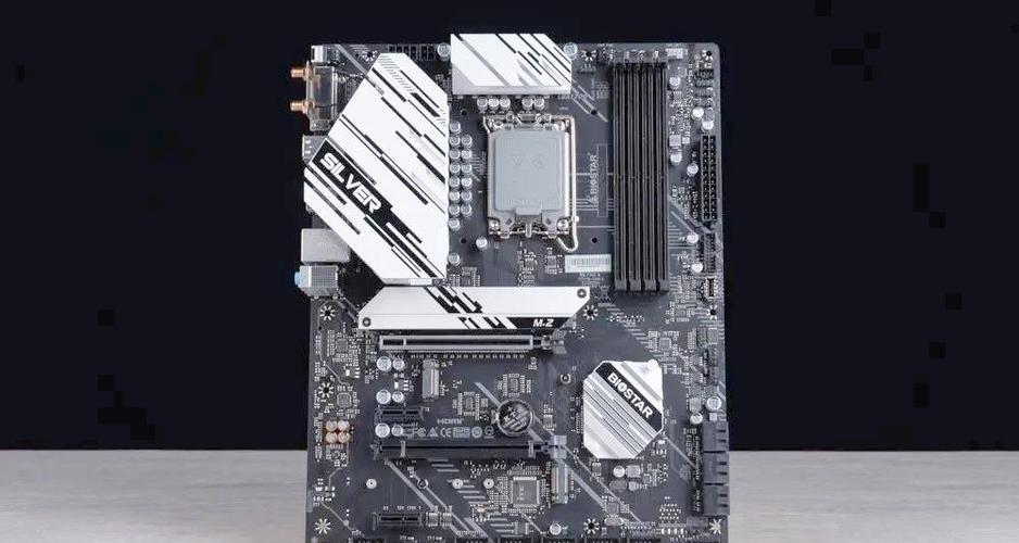 硬件温度与风扇散热细节