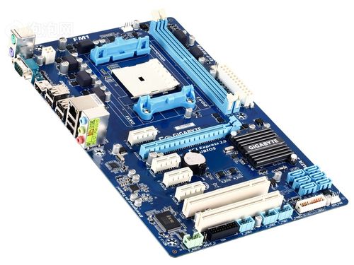 电脑硬件与主板安装场景