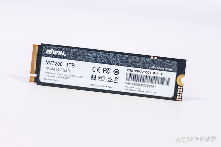 科技办公桌与电脑设备