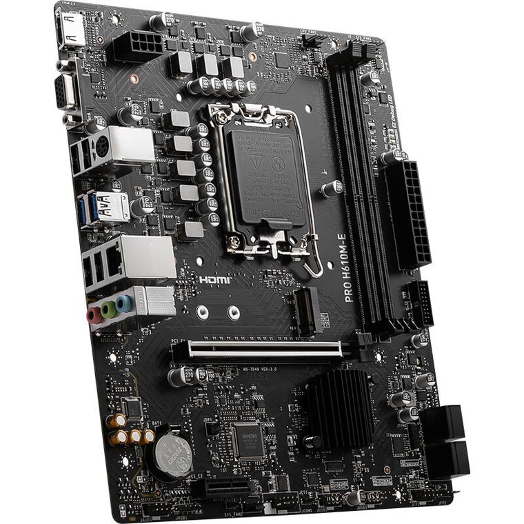 电脑散热风扇与机箱内部