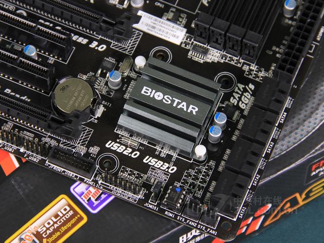 电脑主机内部性能展示