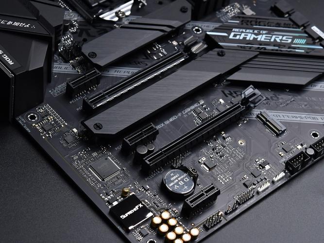 装机完成的游戏主机