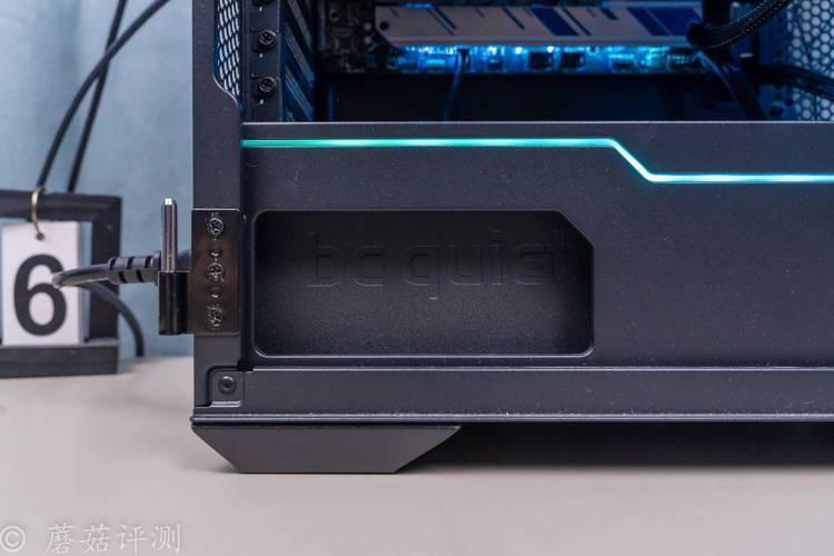 电脑内部硬件与连接线