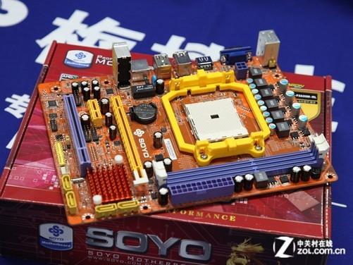 主板供电与散热器特写