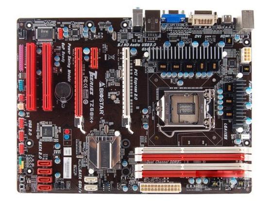 电脑装机与键盘桌面