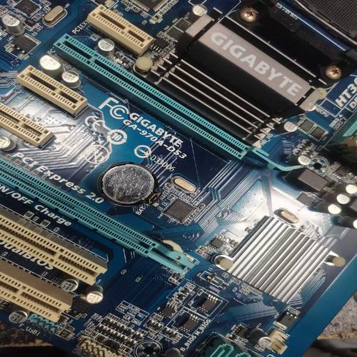 办公电脑与性能测试场景