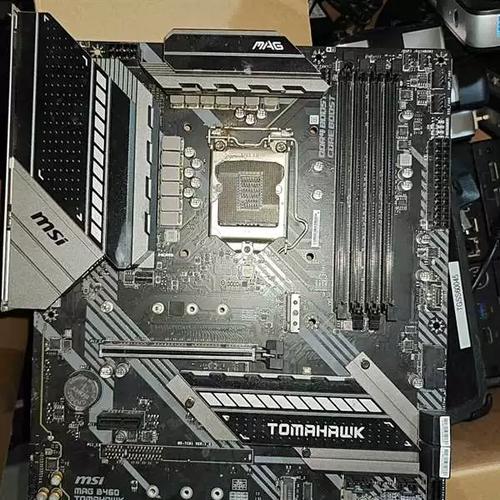 硬件装机与主板安装场景