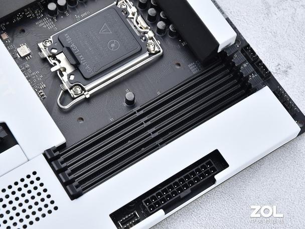 电脑主板芯片组与电子元件细节