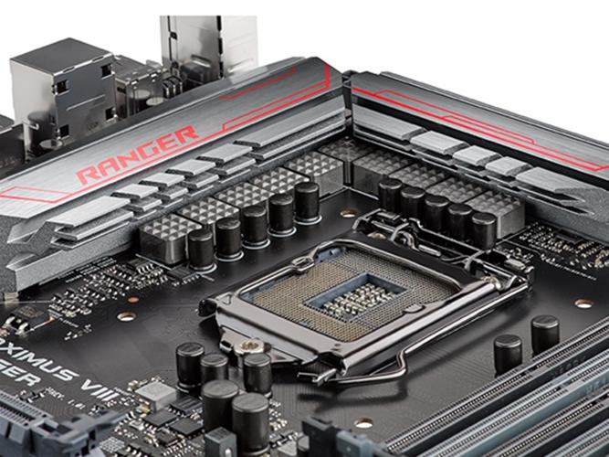 电脑主板与购买决策场景