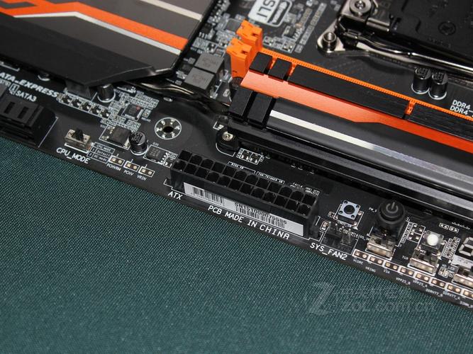 芯片与电路板细节