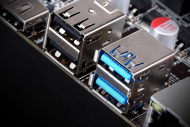 电脑散热风扇与硬件环境