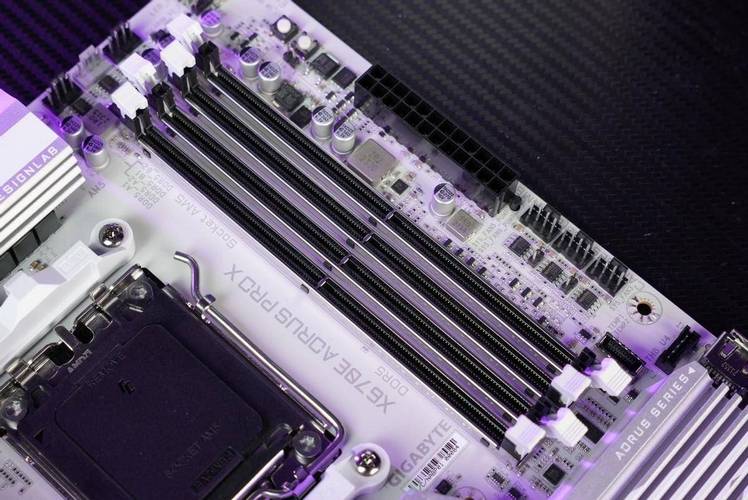 高性能CPU与主板性能示意图