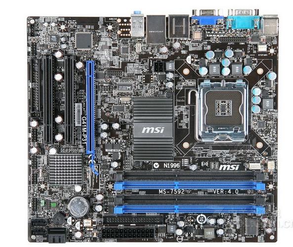 电脑性能测试与显示器