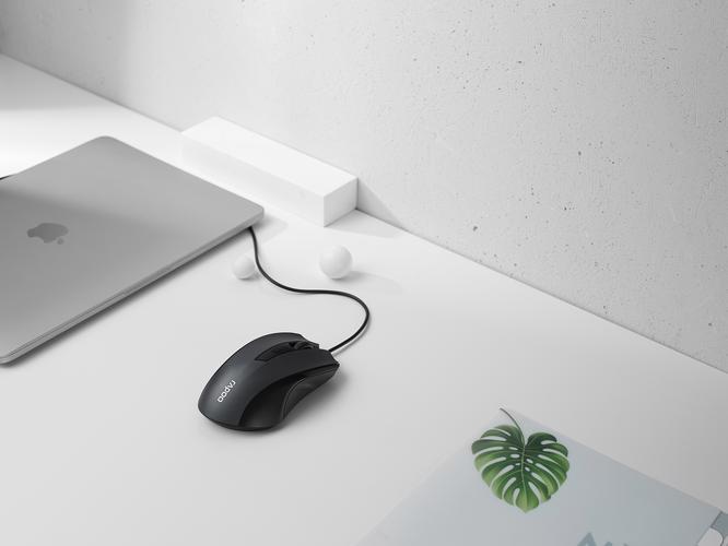 电脑办公桌面与键鼠使用场景