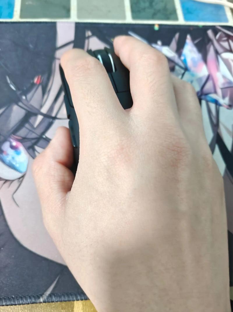 电竞鼠标性能与手部操作场景