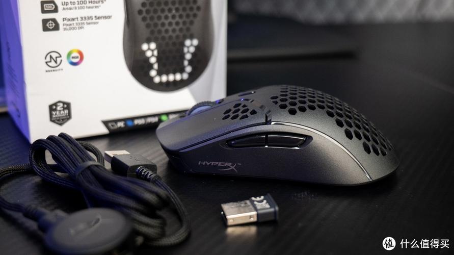 现代科技桌面硬件展示