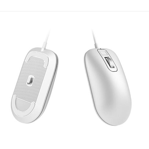 办公场景中的电脑与外设