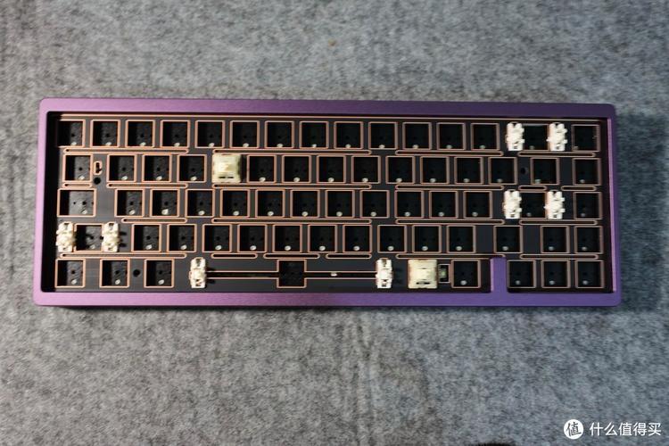 电脑外设与灯效展示