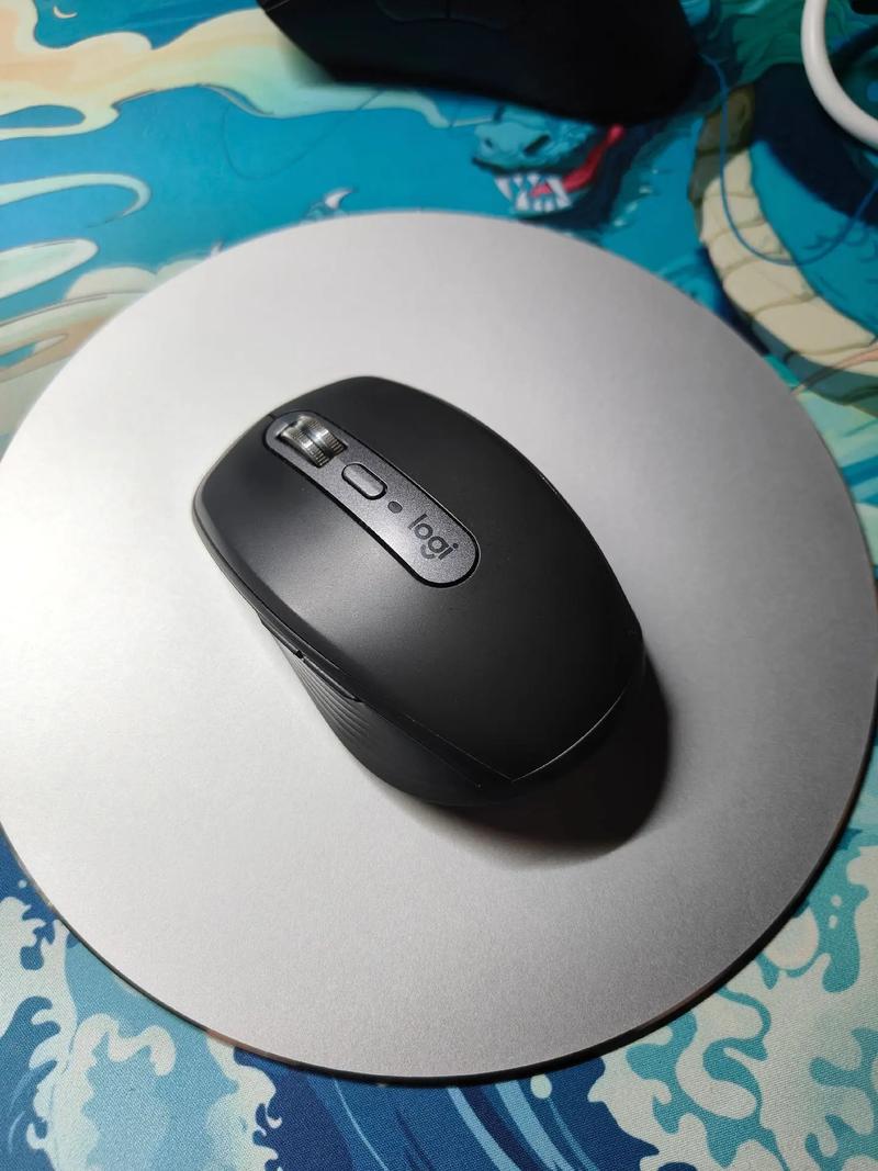 桌面电子产品与电池供电概念