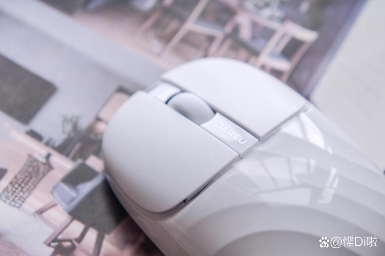 办公桌上的电脑外设推荐场景