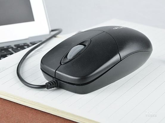 简洁办公桌面上的外设