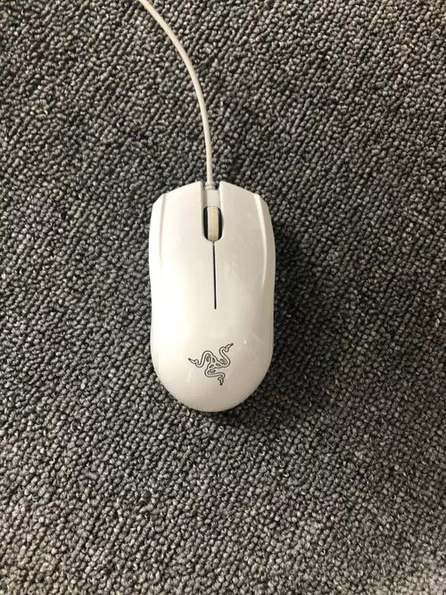 游戏外设购买与桌面搭配场景