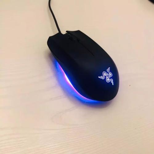 USB 供电与电竞外设连接场景