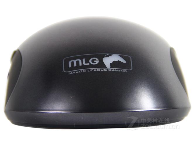 科技设备与键鼠桌面场景