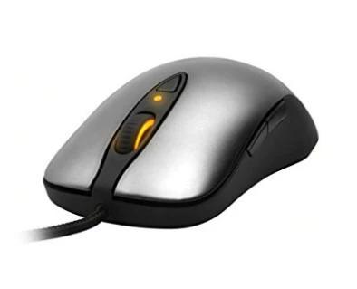 带有灯光效果的电脑外设