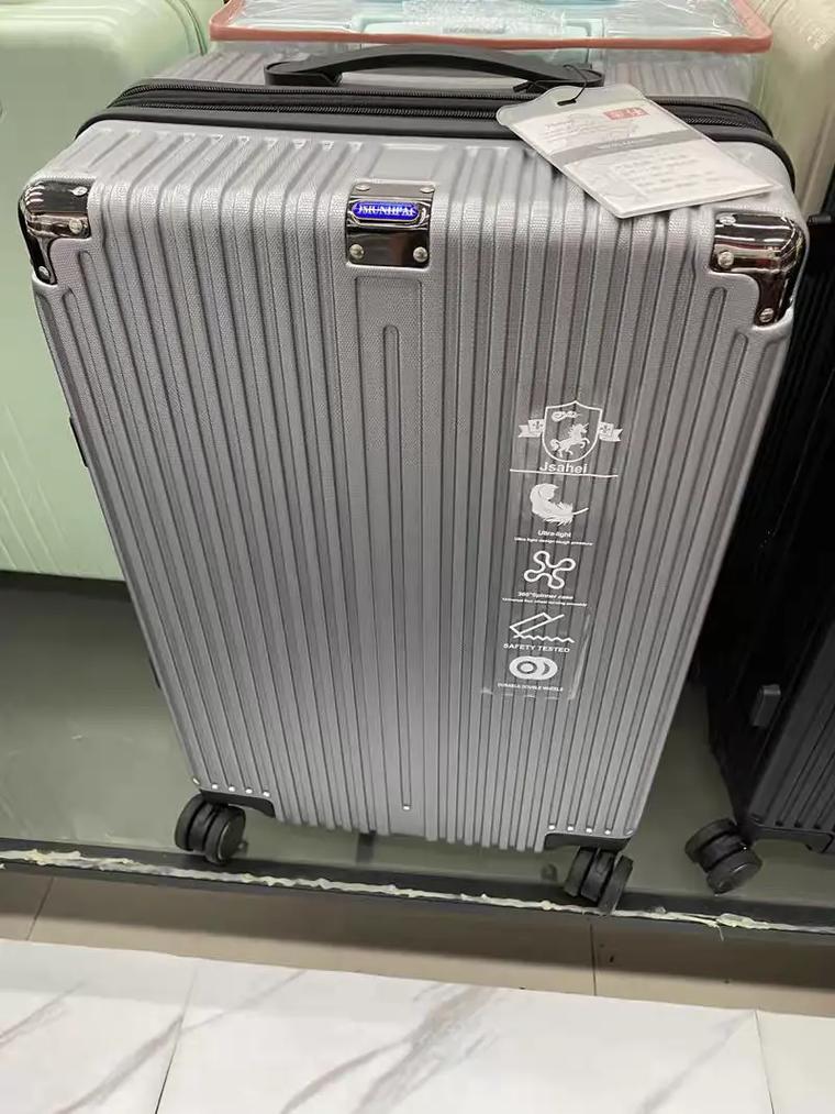 办公桌上的电子设备