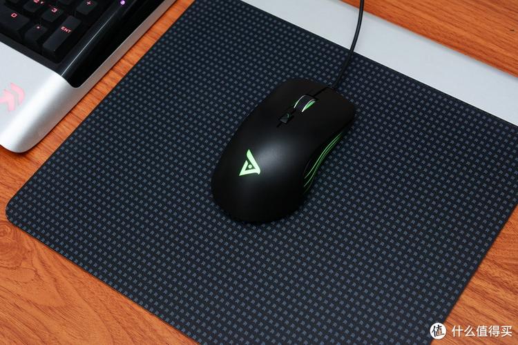 电脑桌面与硬件散热环境