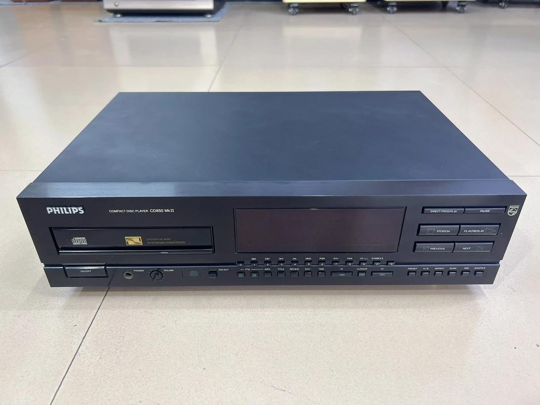 电脑桌面上的外设使用场景