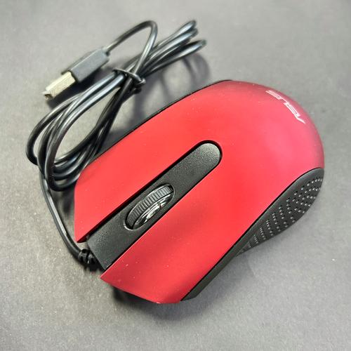 笔记本电脑与鼠标等外设