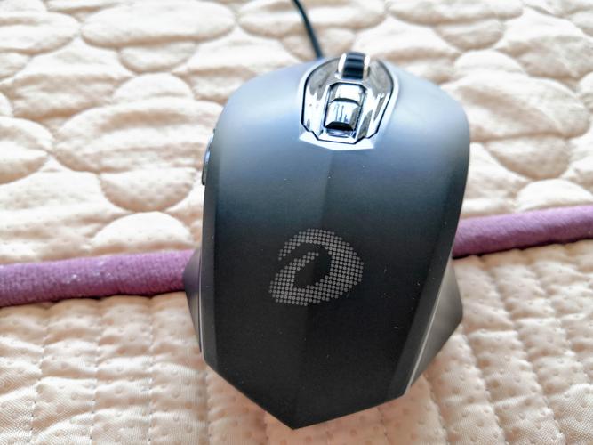 电竞比赛与操作设备