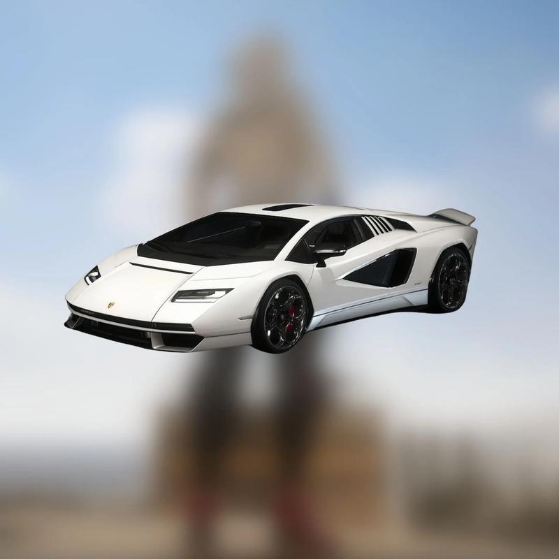 办公桌上的电脑硬件和鼠标