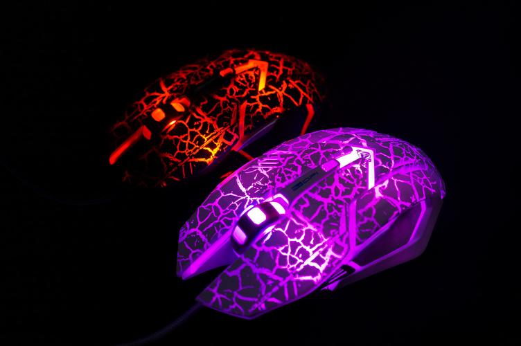 电子设备连接与接口细节