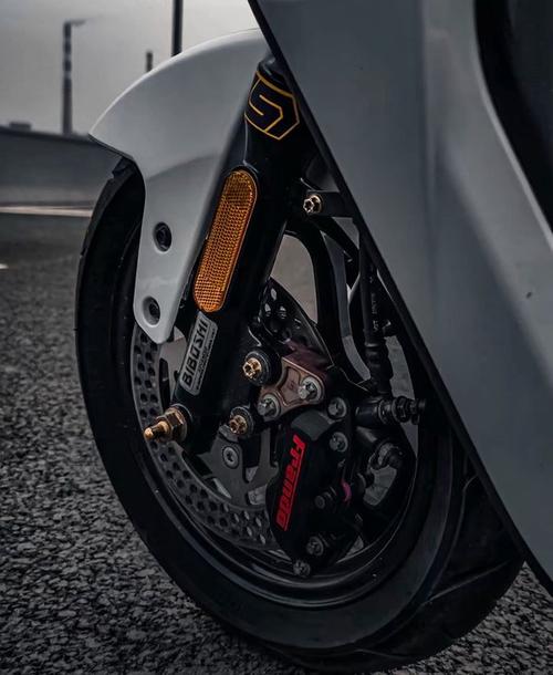 办公场景中的电脑外设