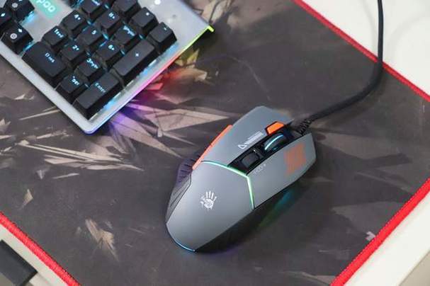 电竞游戏操作场景