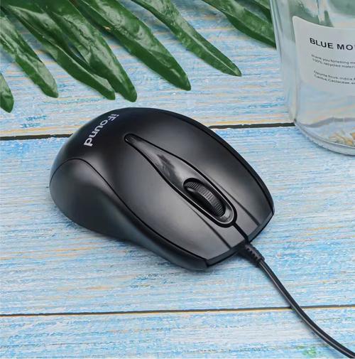 桌面办公环境中的鼠标和键盘