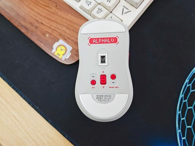 桌面办公与游戏外设环境