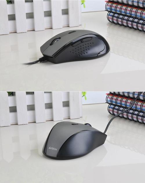 科技桌面上的键鼠与笔记本