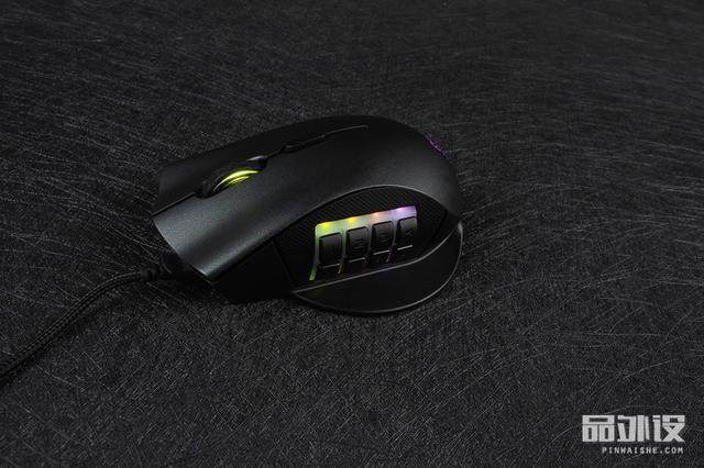 电竞场景中的鼠标操控