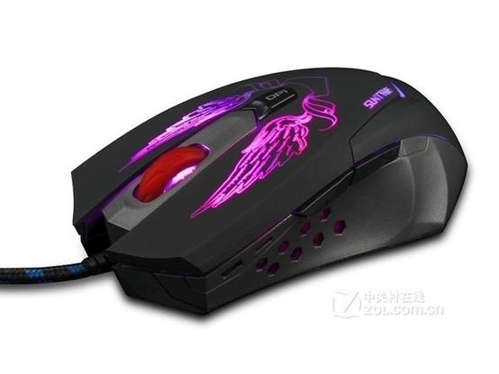 游戏玩家使用鼠标进行操作