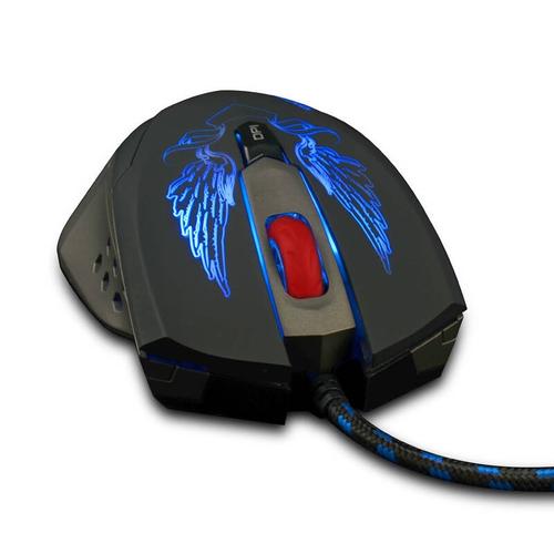 游戏外设与电脑桌面特写