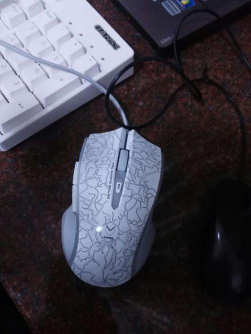 电竞桌面与电脑操作场景