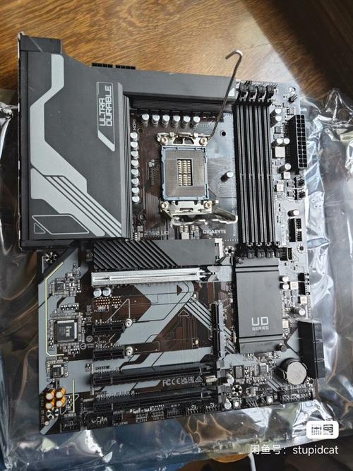 电脑散热风扇与内部结构