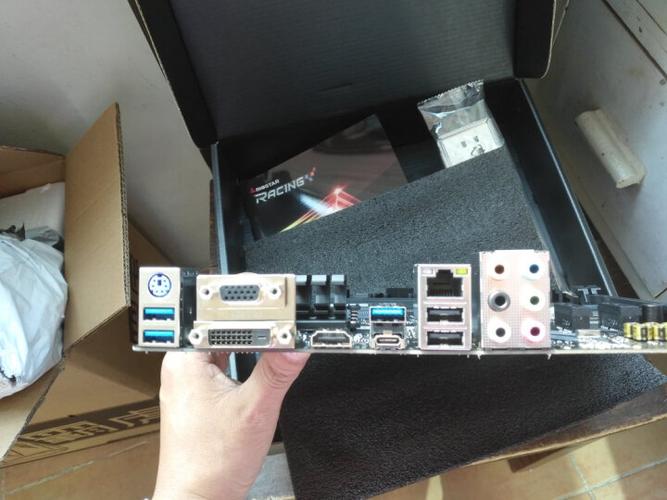 高性能电脑主板与扩展插槽