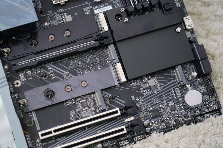 高性能电脑硬件测试场景