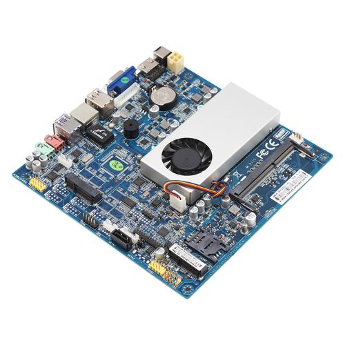 紧凑型电脑硬件装机场景