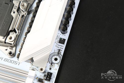 机箱内部水冷与散热结构